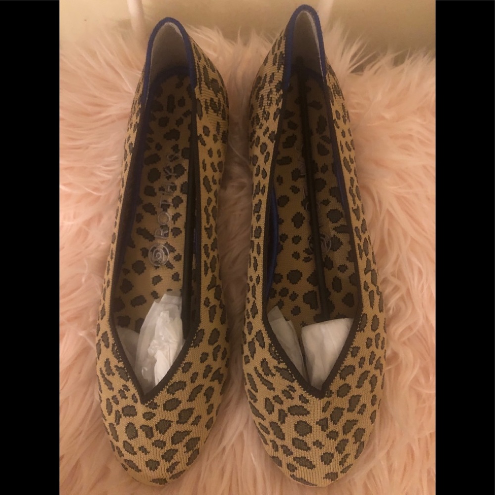 Trendy, tan leopard print shoes, NWT, Sz 9.5 m